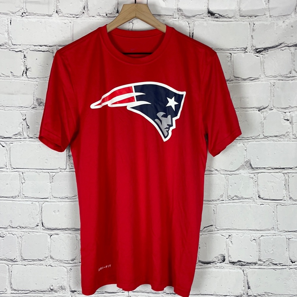 NWOT NIKE Patriots T-shirt Sz Large